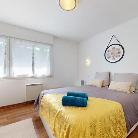 アパート Lounge Avec Parking